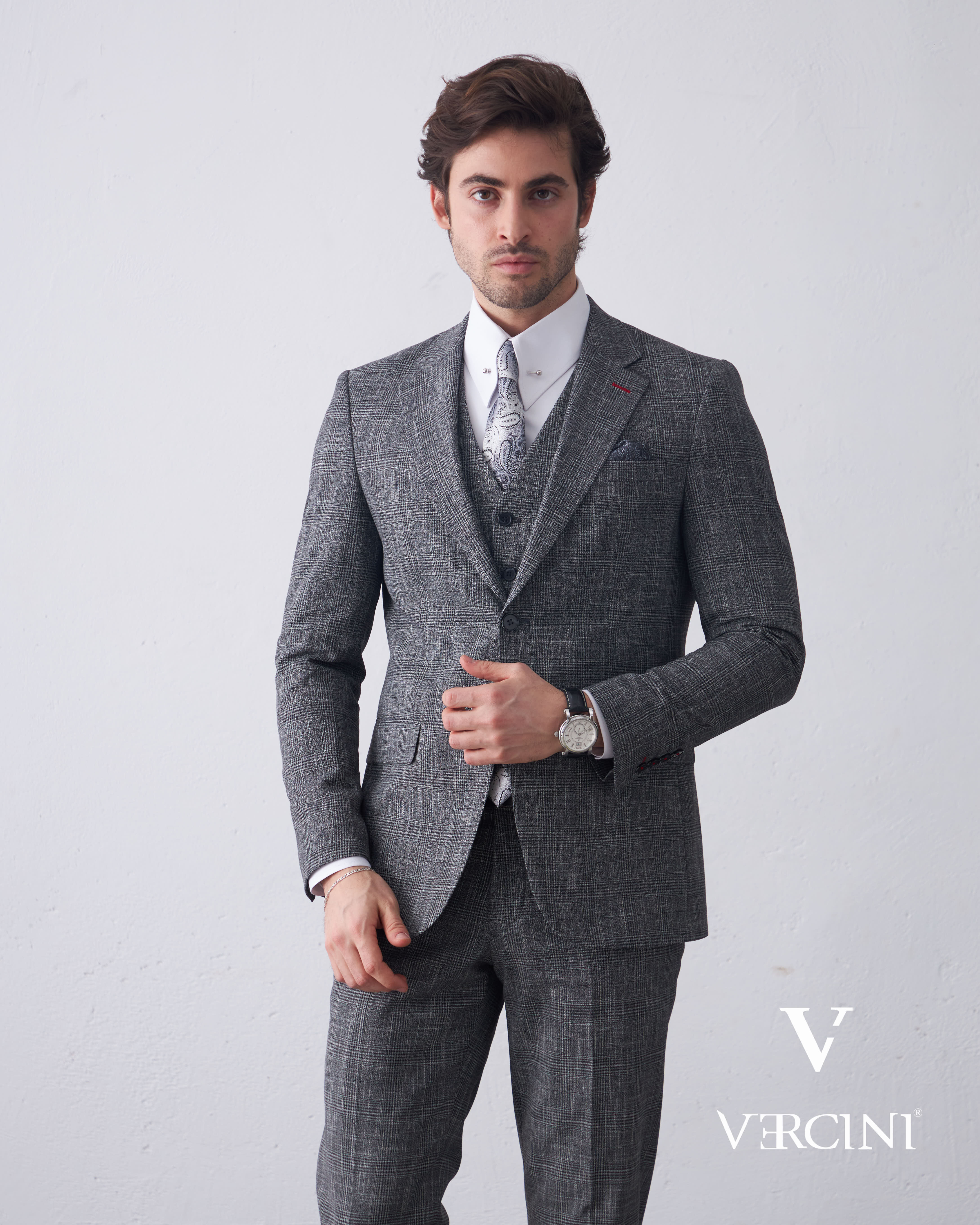 Vercini Charcoal Elegance Three-Piece Men's Suit SUITS Vercini