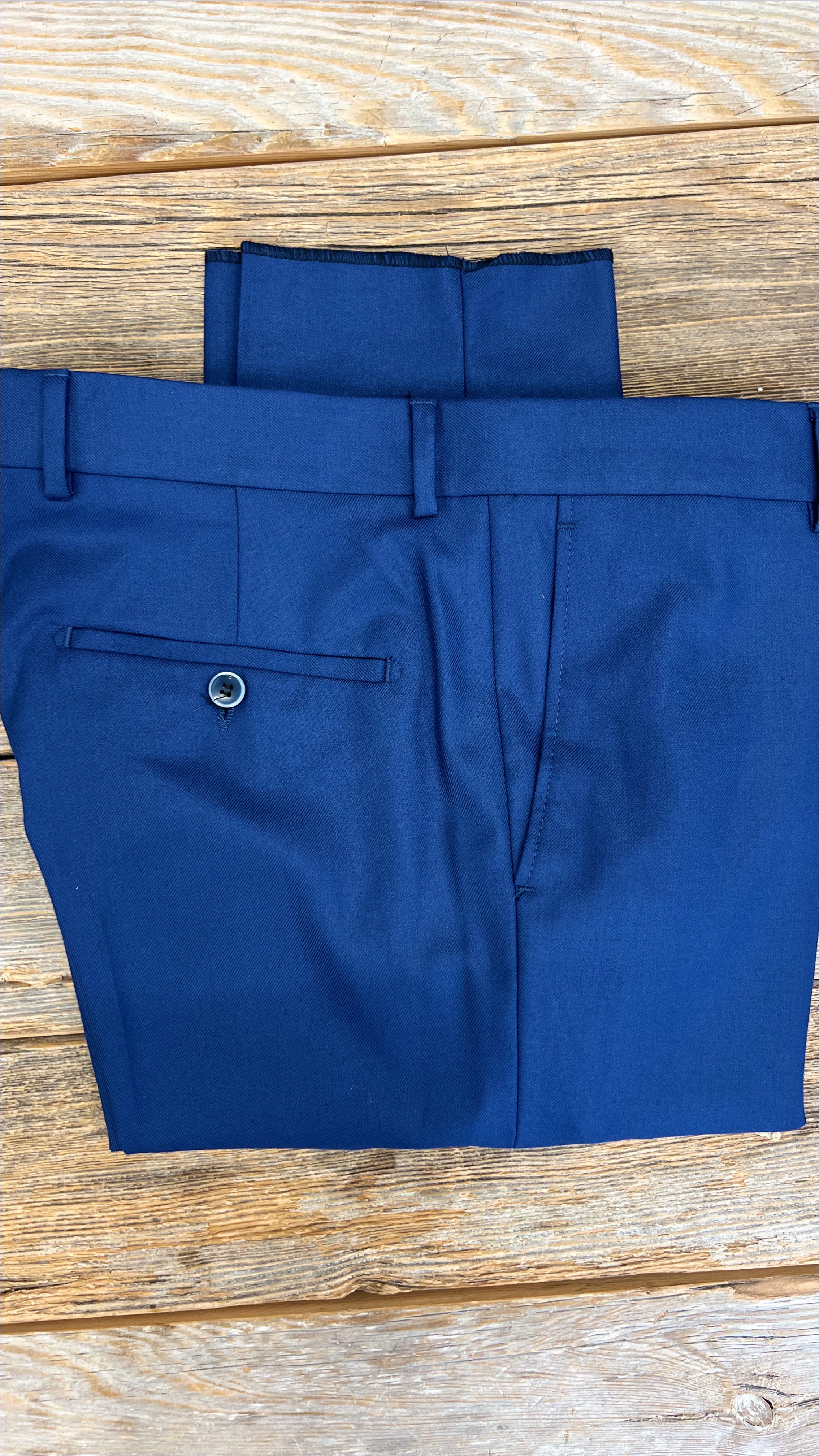 Vercini Sapphire Blue Houndstooth 3-Piece Suit | Modern Tailored Men's Suit