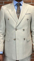 Double-Breasted Suit – Timeless Elegance for the Modern Gentleman