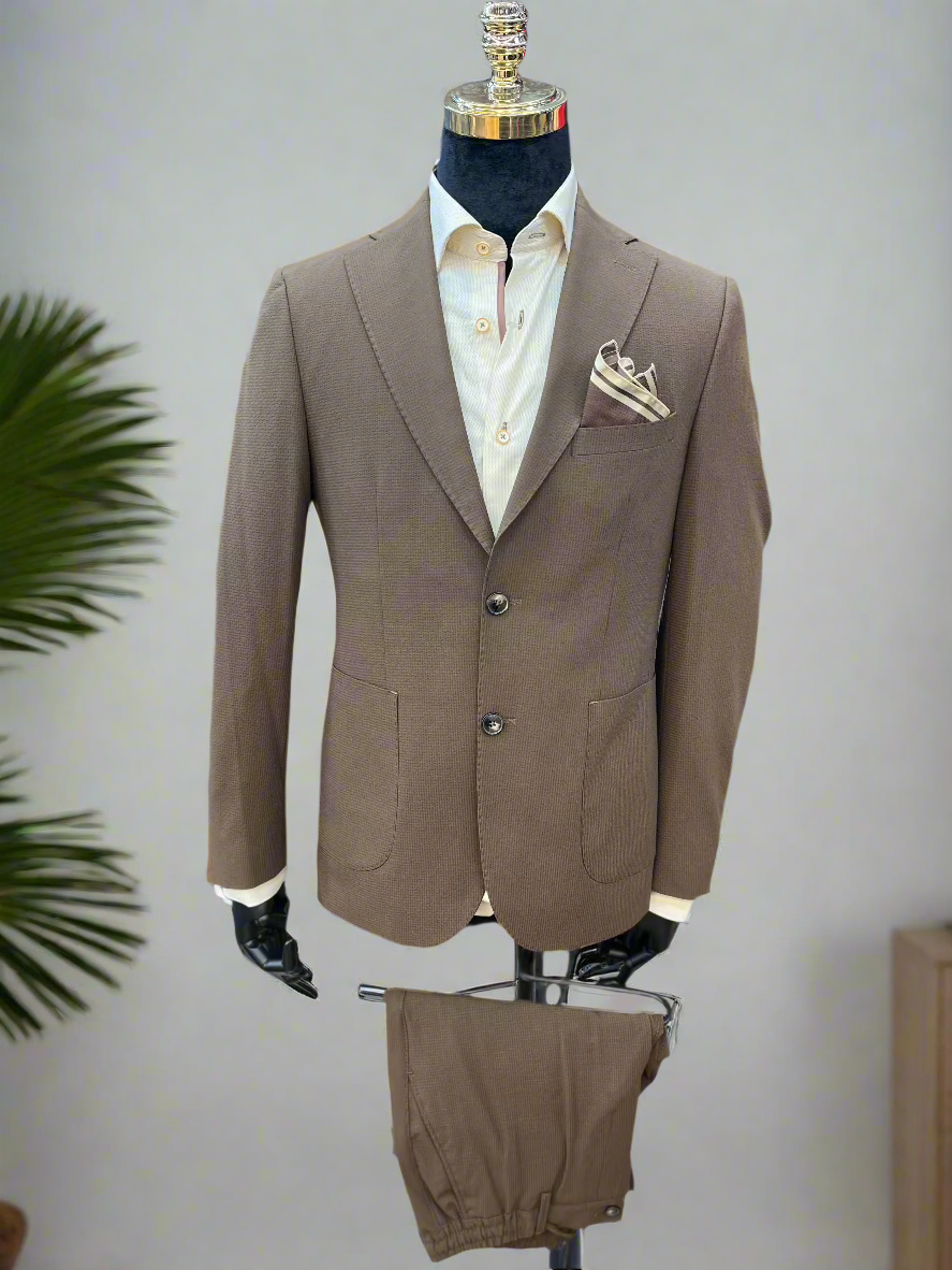 Stylish 2-Piece Seersucker Suit – Lightweight & Timeless