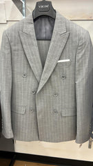 Double-Breasted Grey Suit – Classic Sophistication and Modern Charm