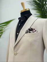 Stylish 2-Piece Seersucker Suit – Lightweight & Timeless