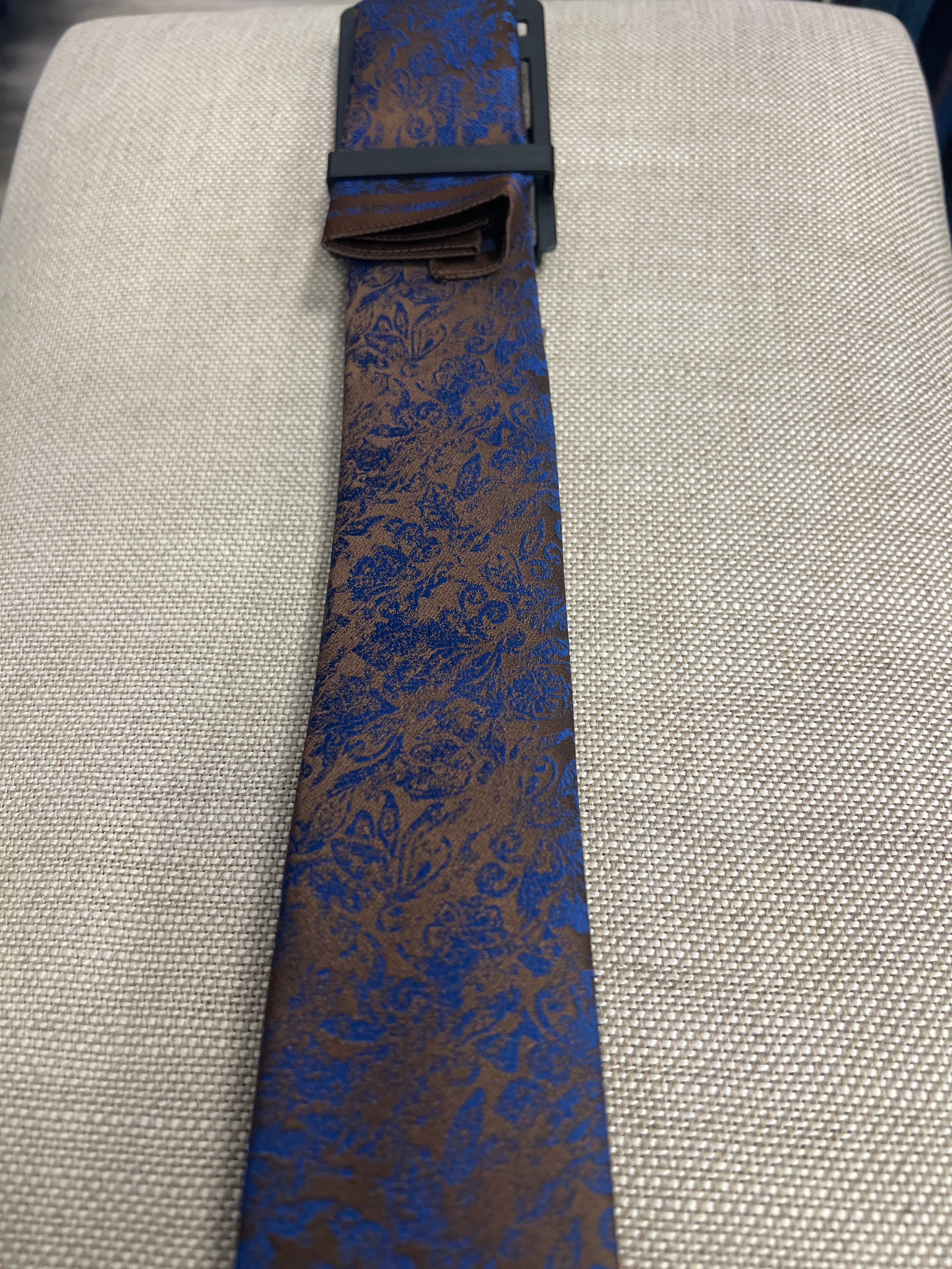 Fashionable Floral English Style Tie For Daily Wear