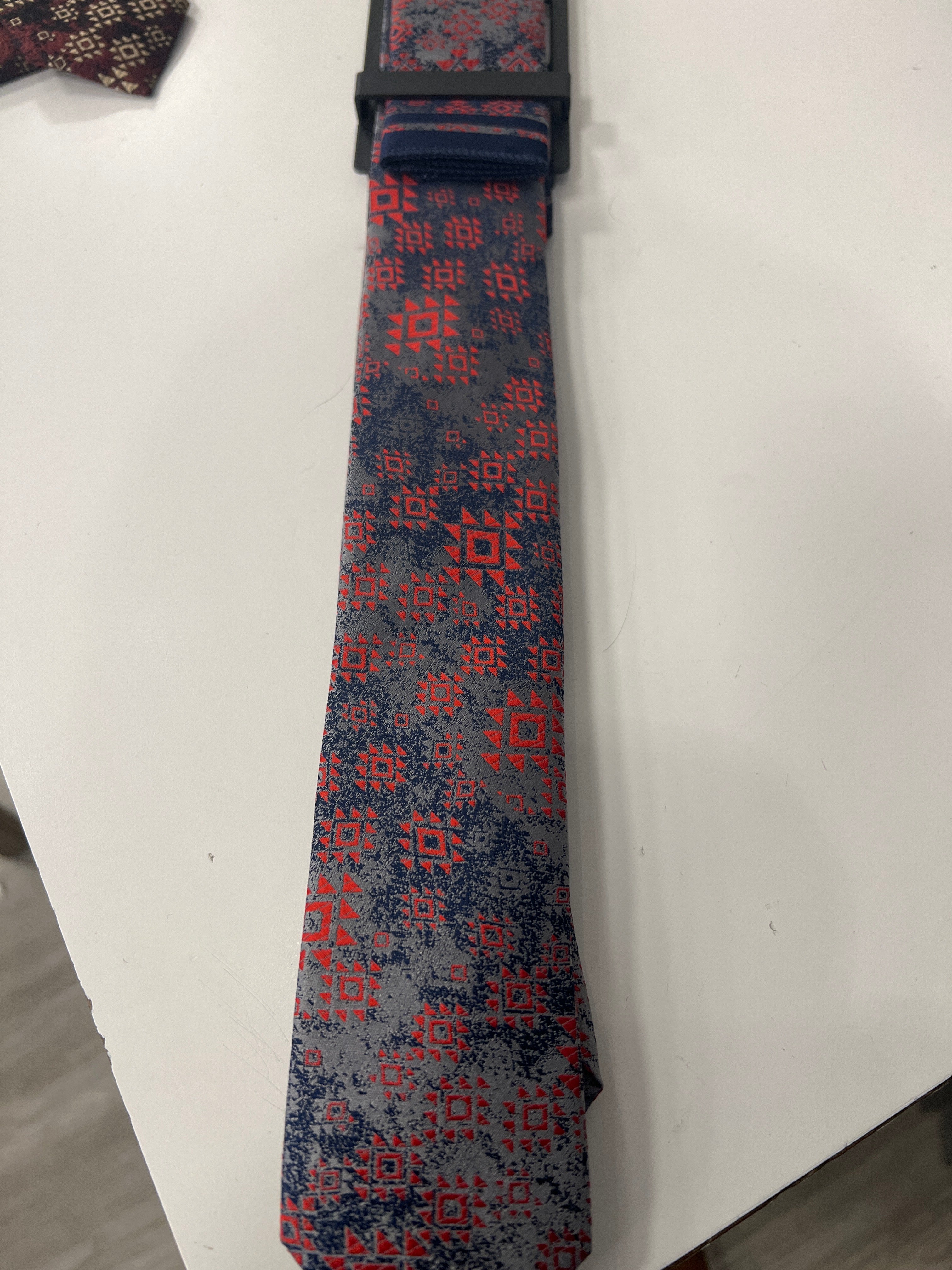 Geometric Pattern Silk Tie