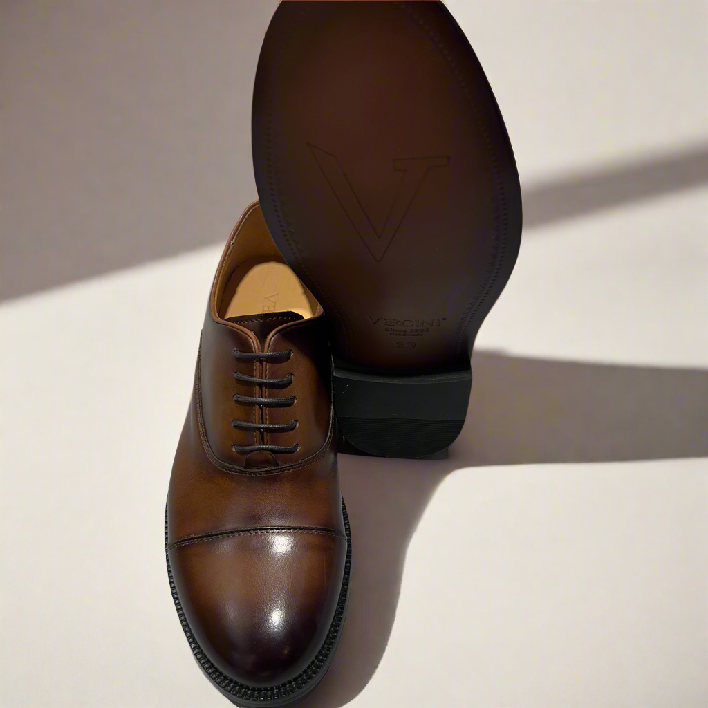 Classic Leather Shoes with Fixed Laces
