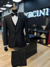 Luxury Classic Tuxedo – Available in 8 Stunning Colors