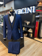 Luxury Classic Tuxedo – Available in 8 Stunning Colors