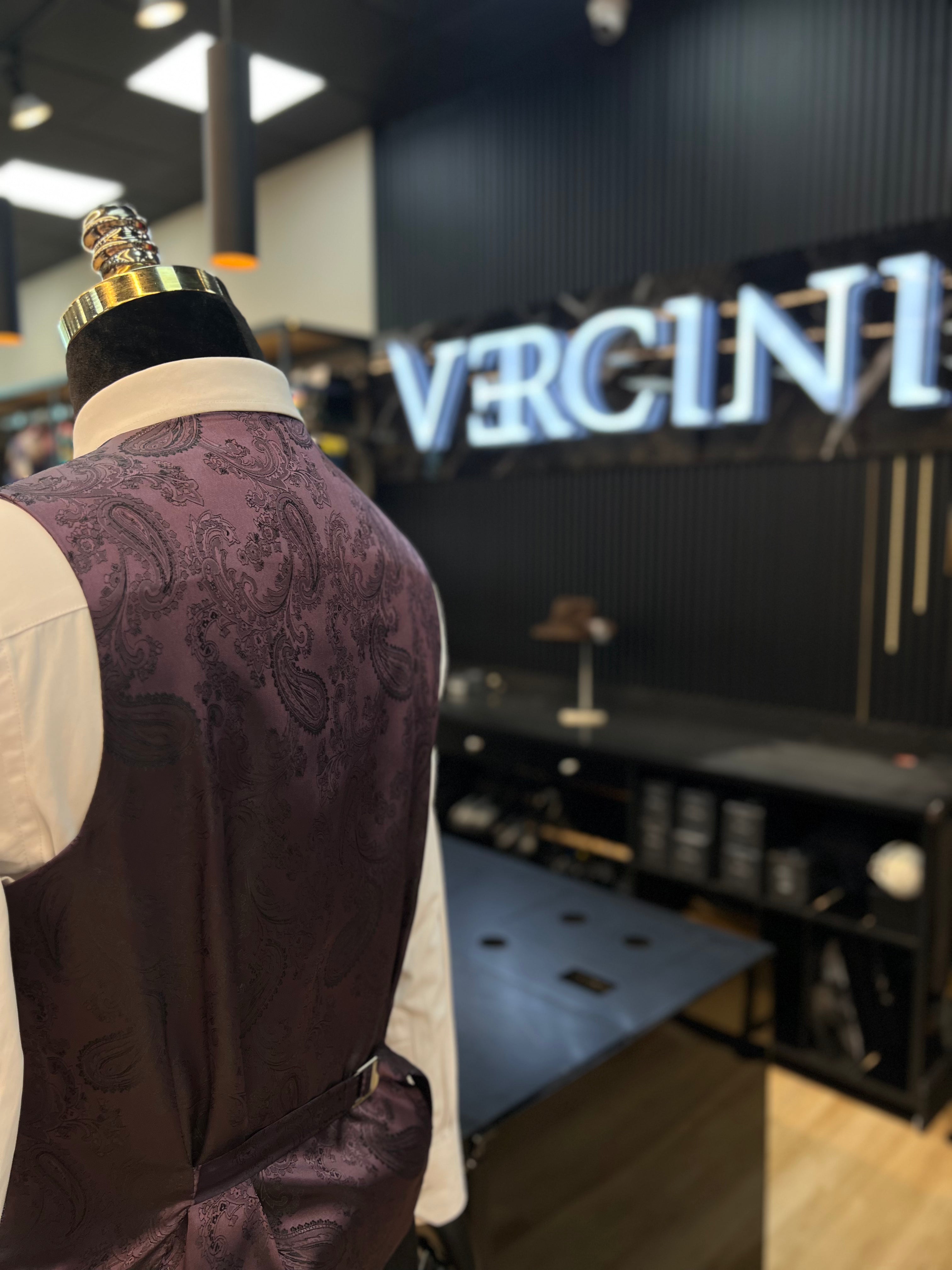 Three-Piece Dot Suit – Premium Tailored Menswear | Vercini