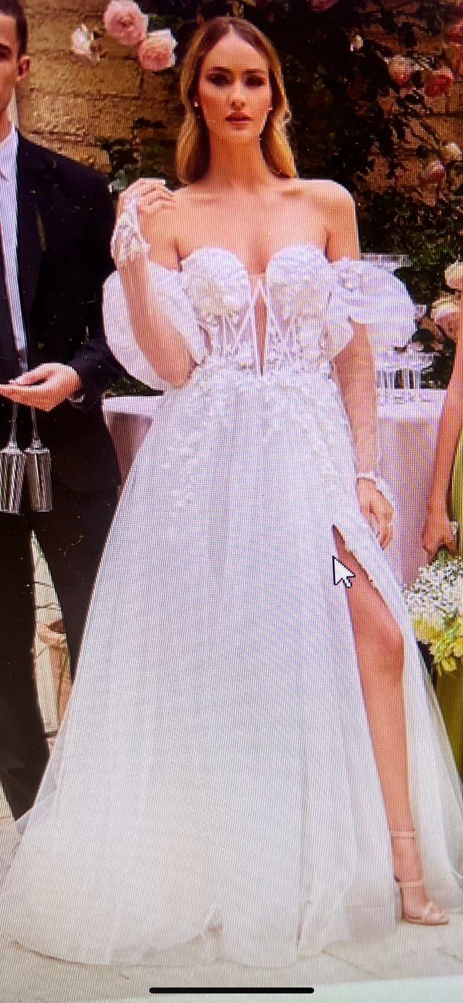 romantic elegant wedding dresses OFF THE SHOULDER WITH SHEER SLEEVES GOWN FÅGELFJÄLLET 4-drawer dresser - category_wedding-guest Size:54 Long Jacket A captivating leg slit