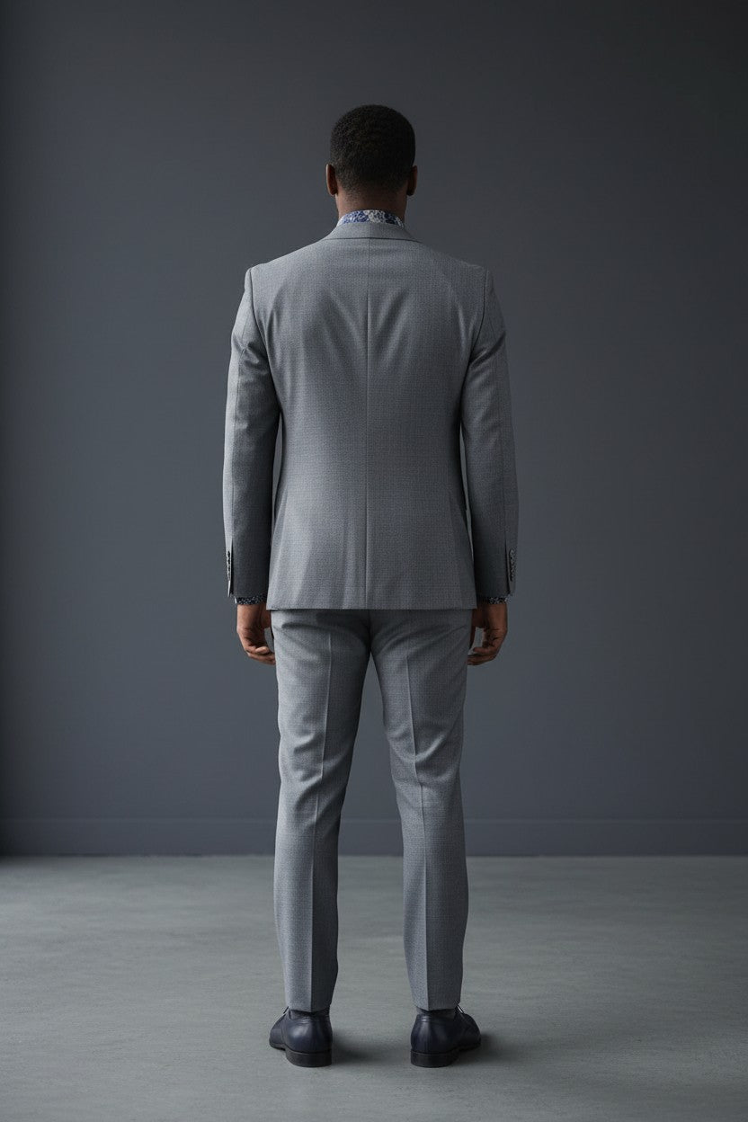 Malaga 3-Piece Plaid Suit – Timeless Elegance, Modern Tailorin