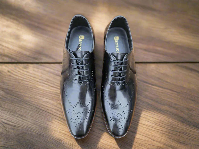 Whole Cut Oxford with Medallions