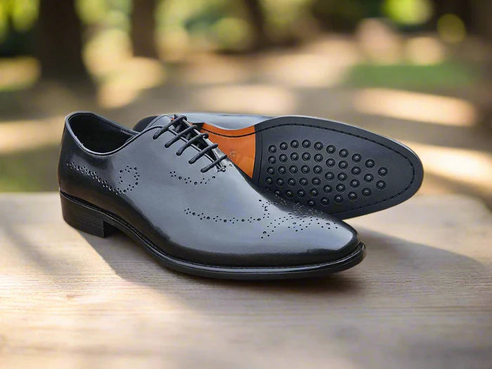 Whole Cut Oxford with Medallions