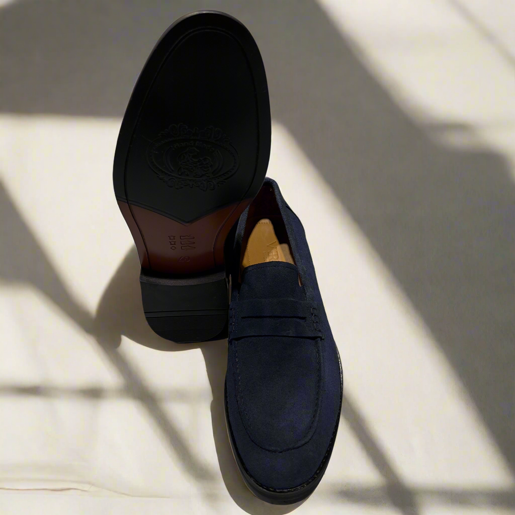 Versatile Suede Loafers – Timeless Style in Black, Navy & Brown