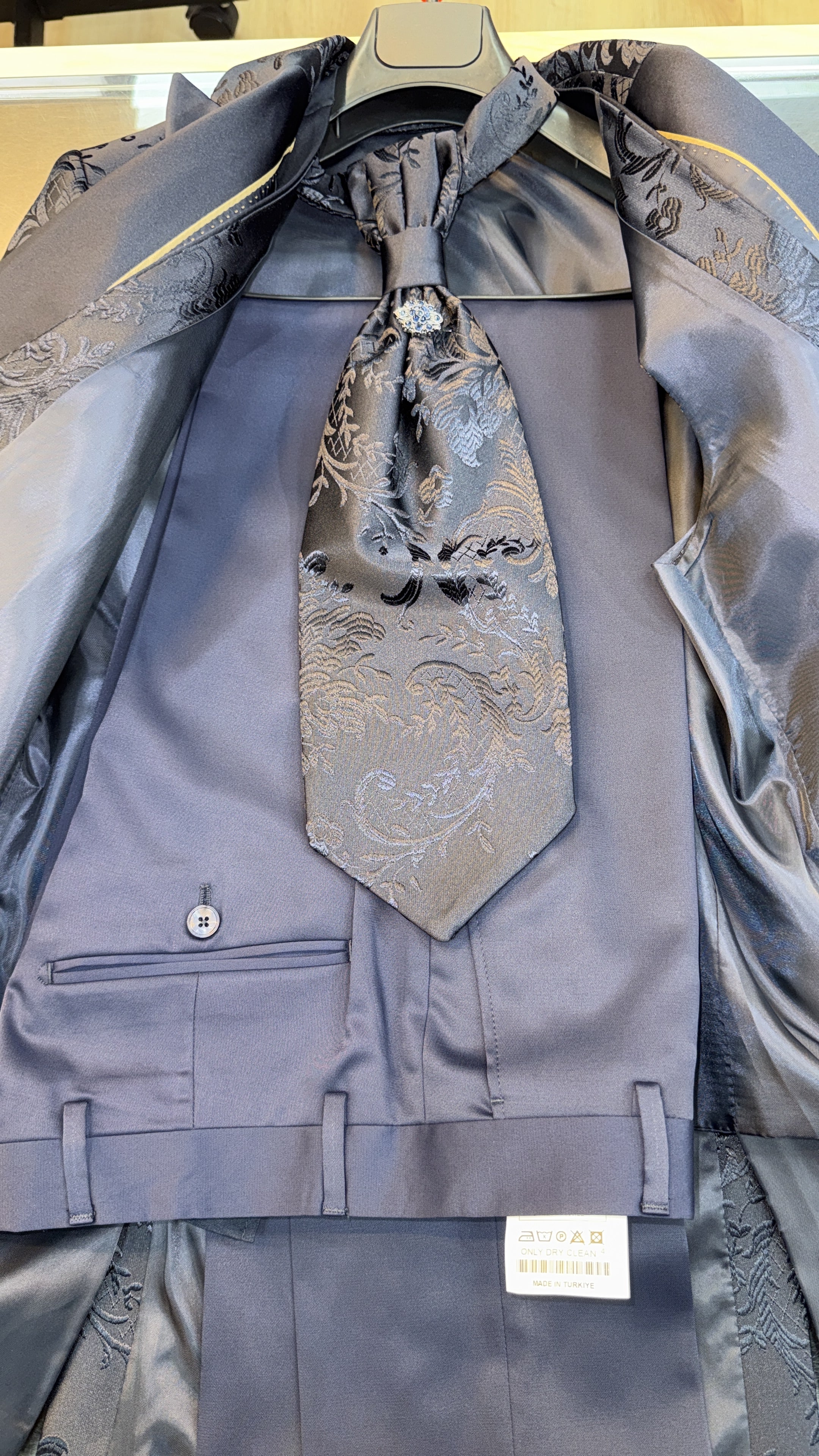 Floral Jacquard Shawl Lapel Tuxedo with Vest and Matching Tie