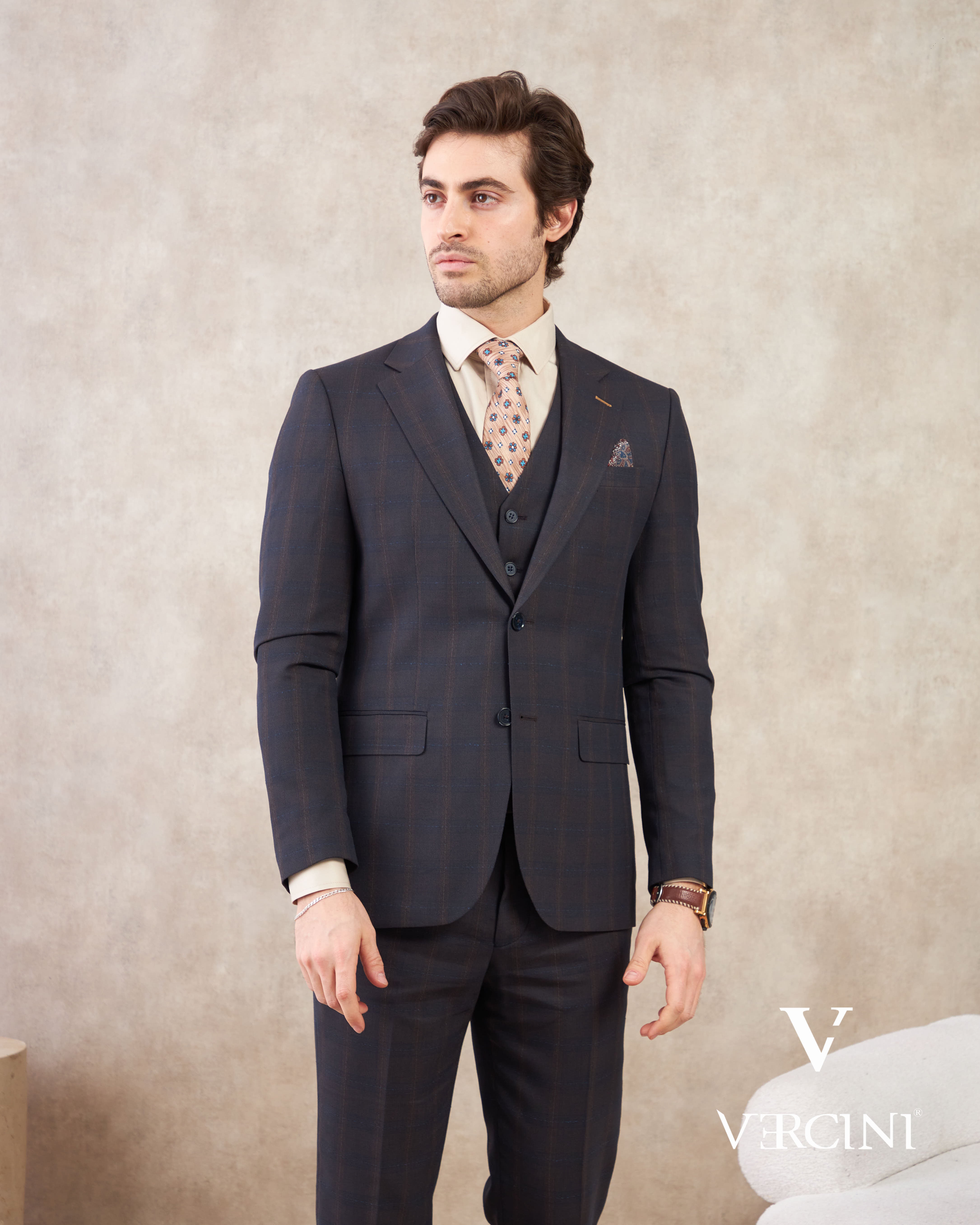 Vercini Metro Elegance Three-Piece Herringbone Suit - Light Gray