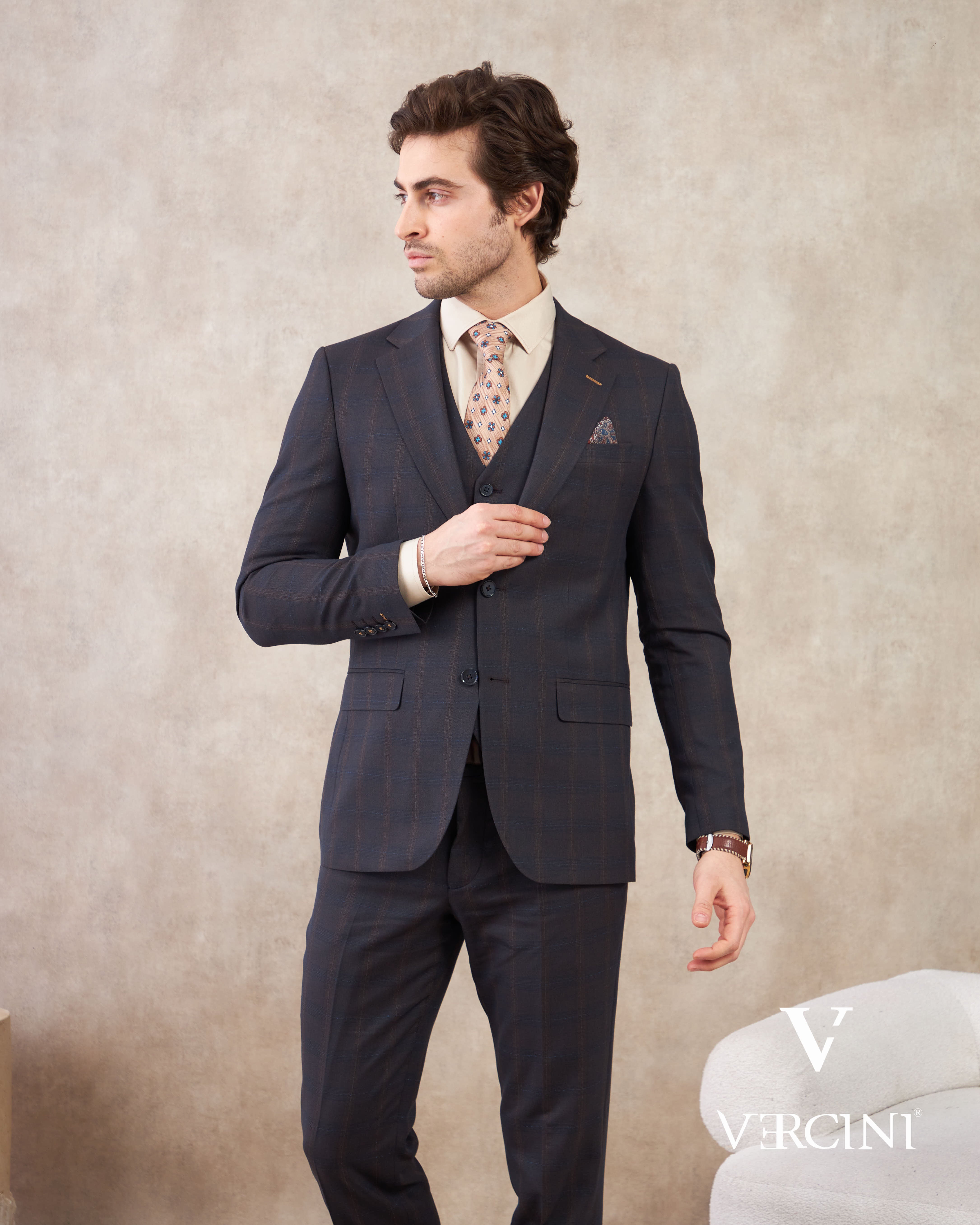 Vercini Metro Elegance Three-Piece Herringbone Suit - Light Gray