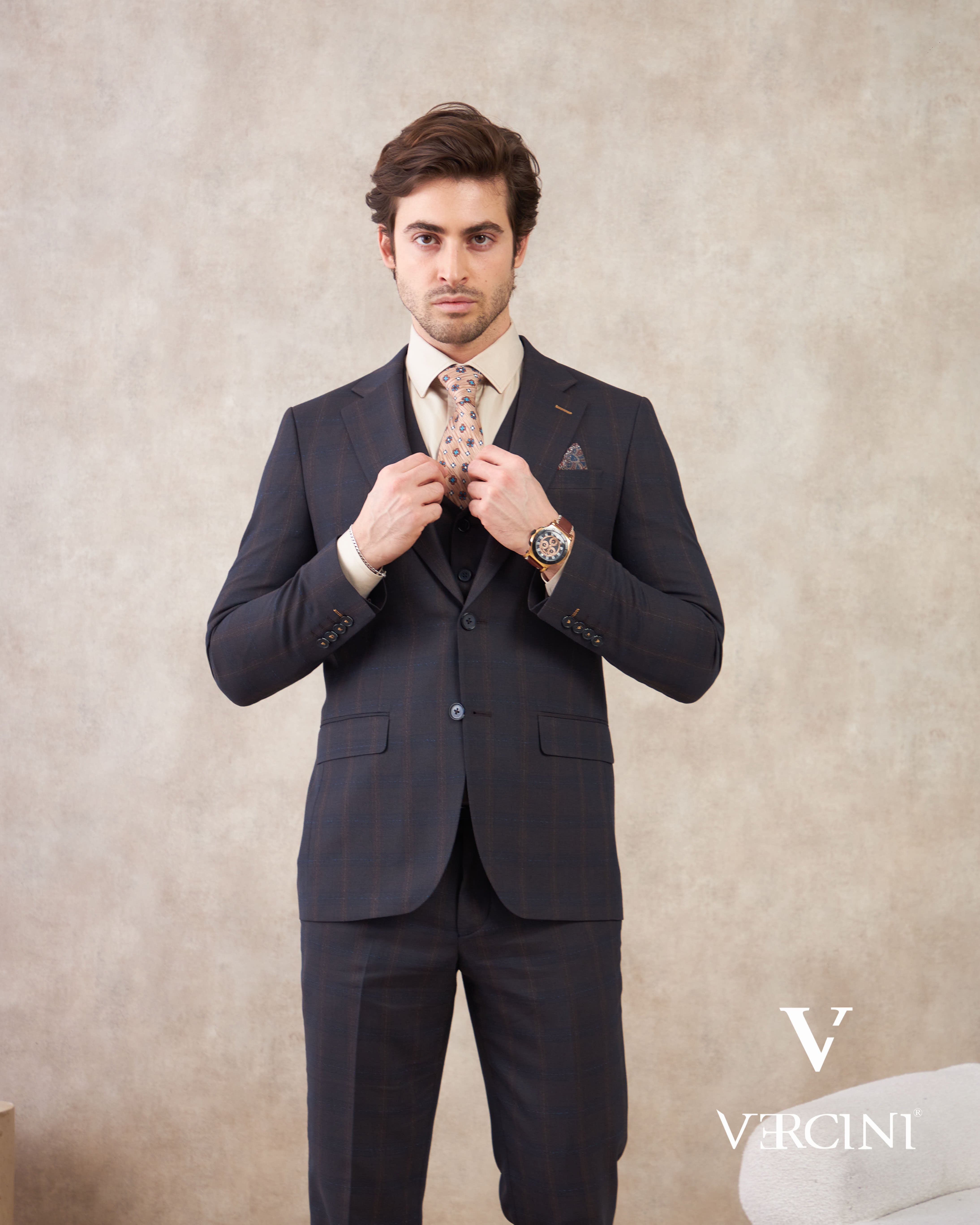 Vercini Metro Elegance Three-Piece Herringbone Suit - Light Gray