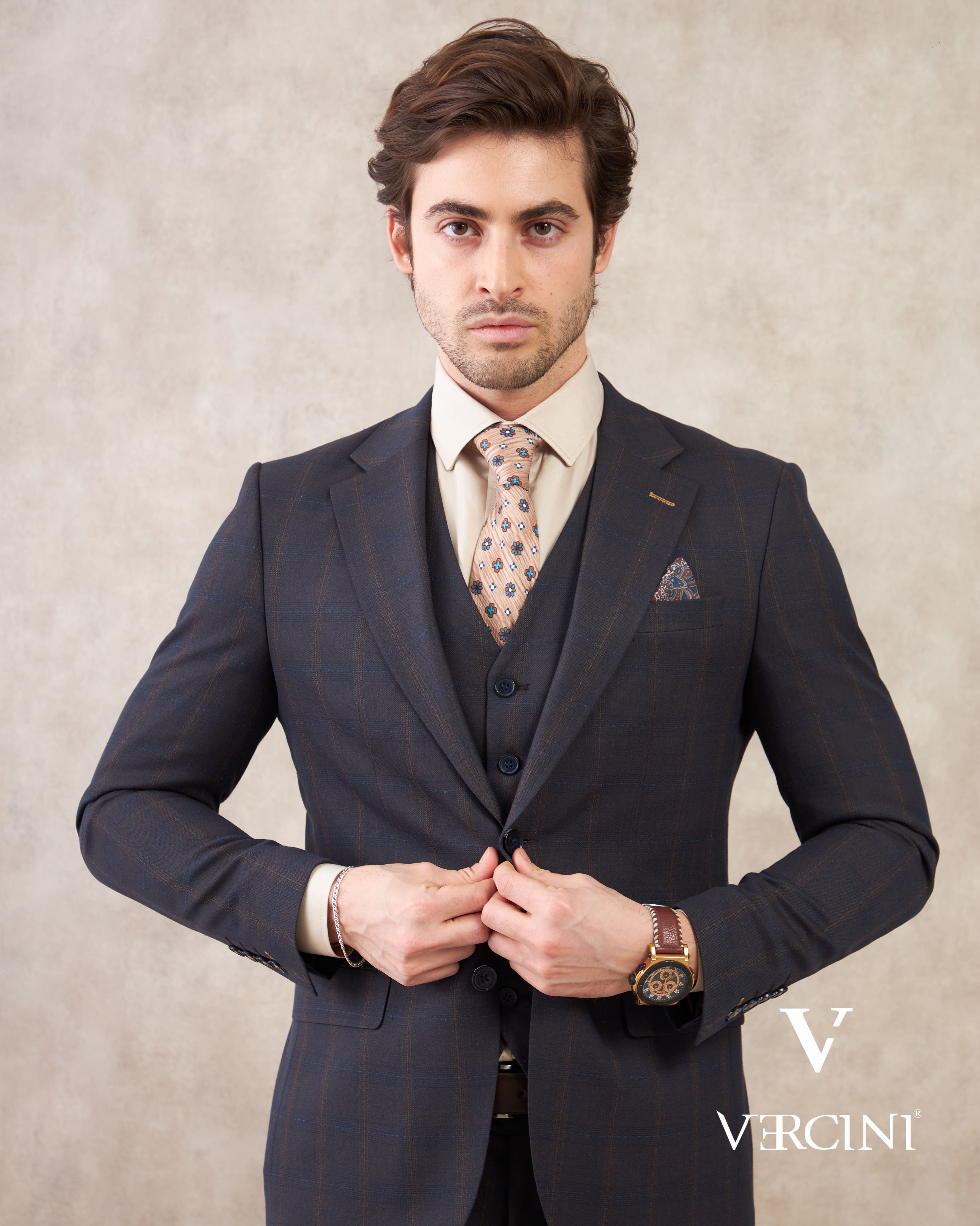 Vercini Metro Elegance Three-Piece Herringbone Suit - Light Gray