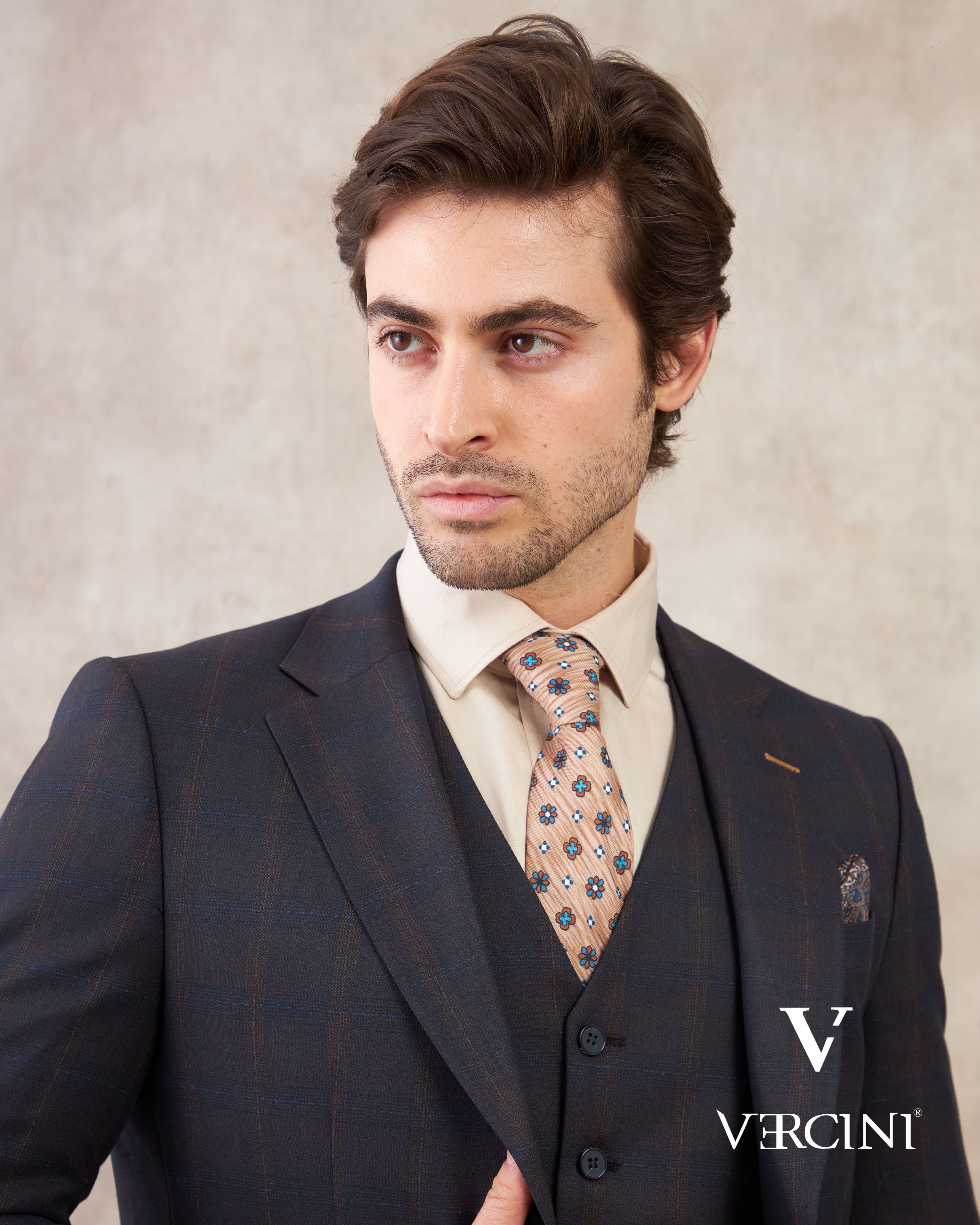 Vercini Metro Elegance Three-Piece Herringbone Suit - Light Gray