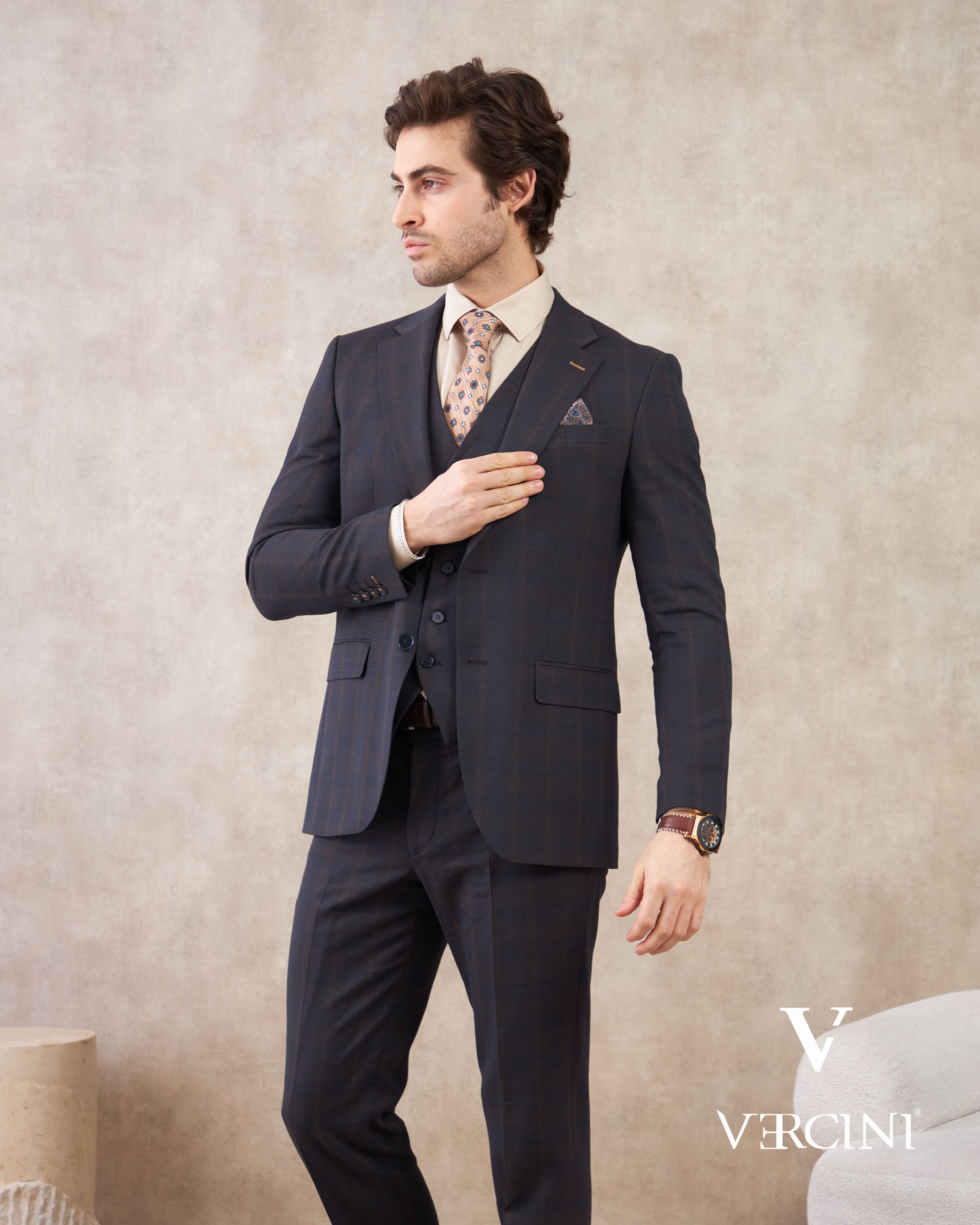 Vercini Metro Elegance Three-Piece Herringbone Suit - Light Gray