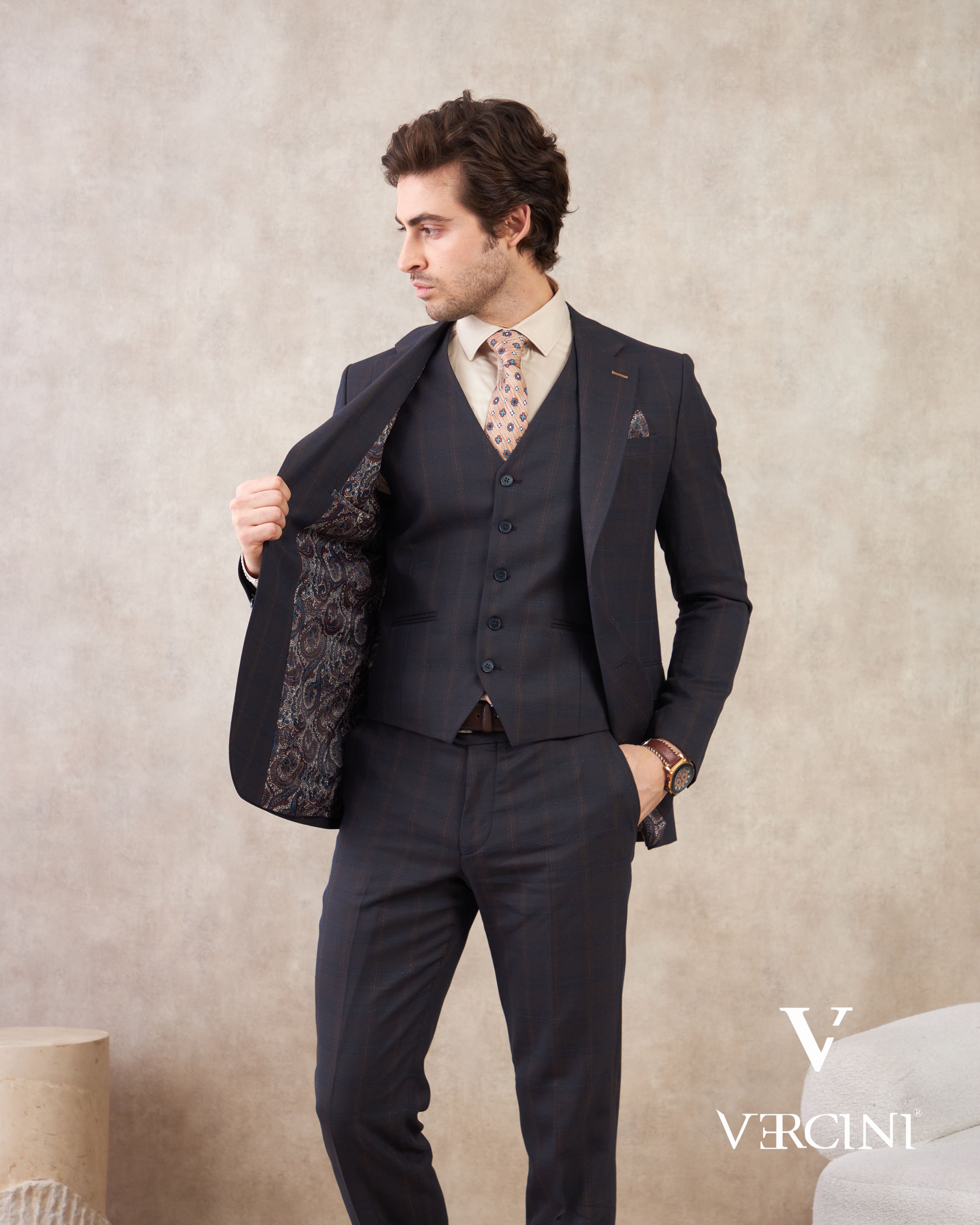 Vercini Metro Elegance Three-Piece Herringbone Suit - Light Gray