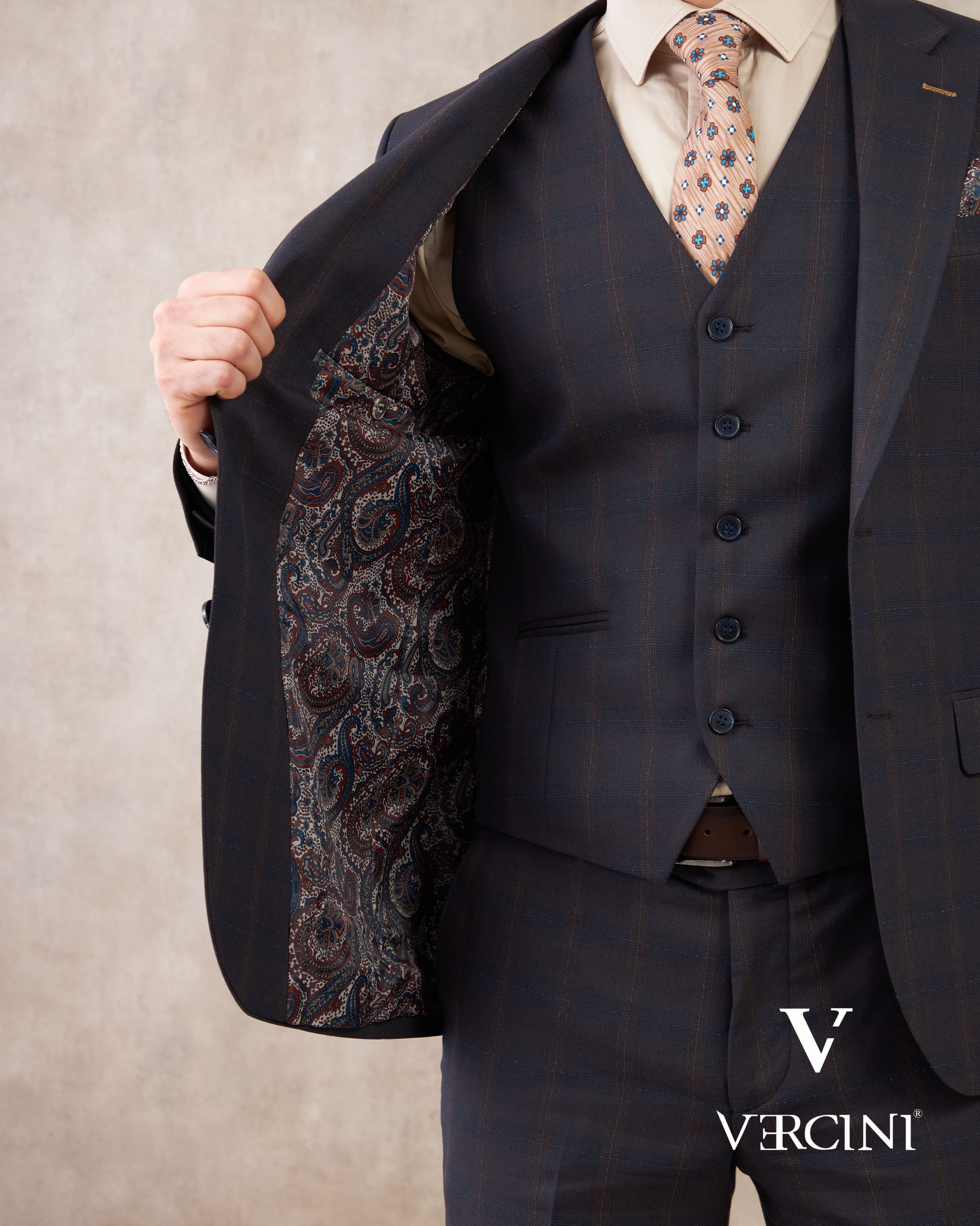 Vercini Metro Elegance Three-Piece Herringbone Suit - Light Gray