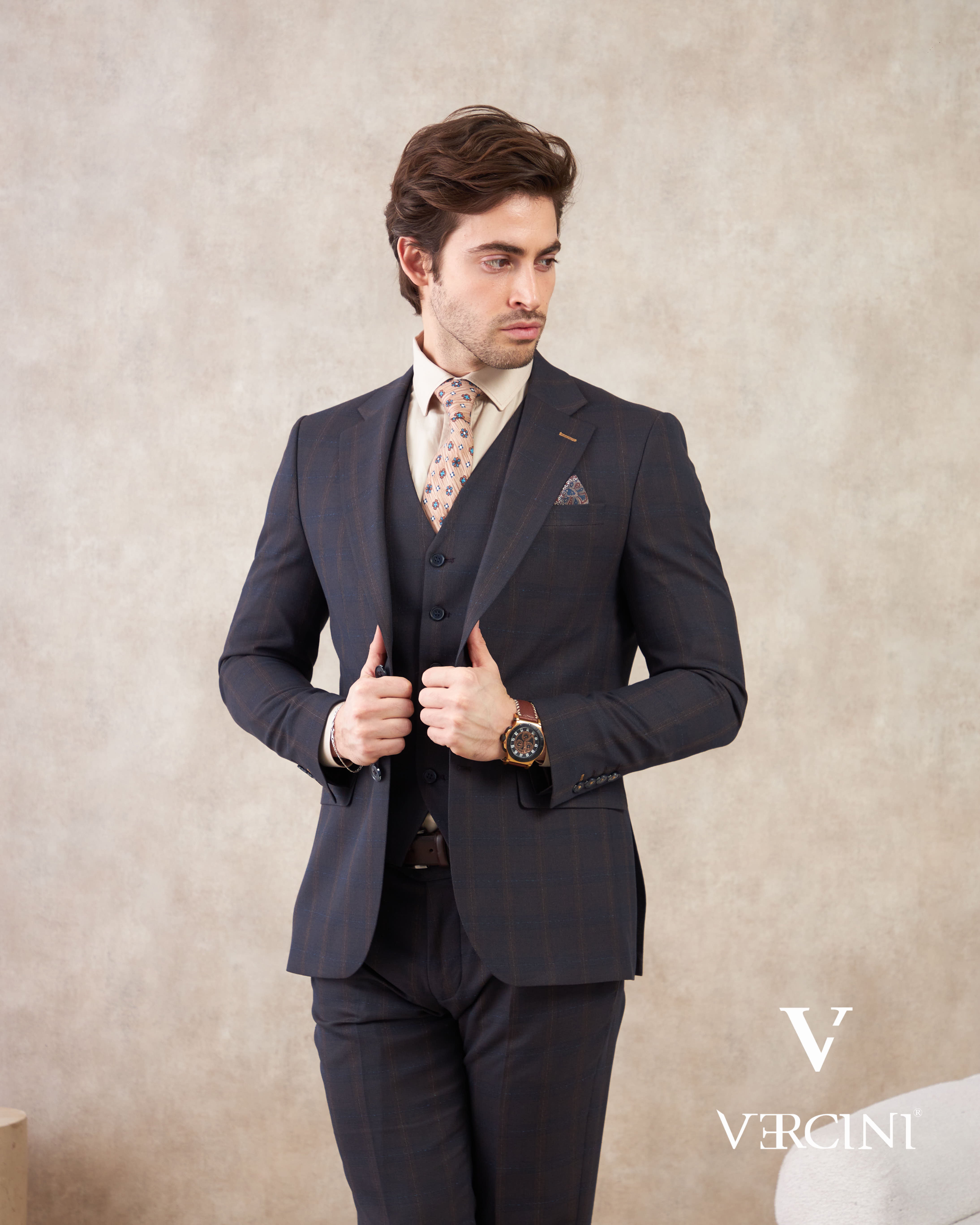 Vercini Metro Elegance Three-Piece Herringbone Suit - Light Gray
