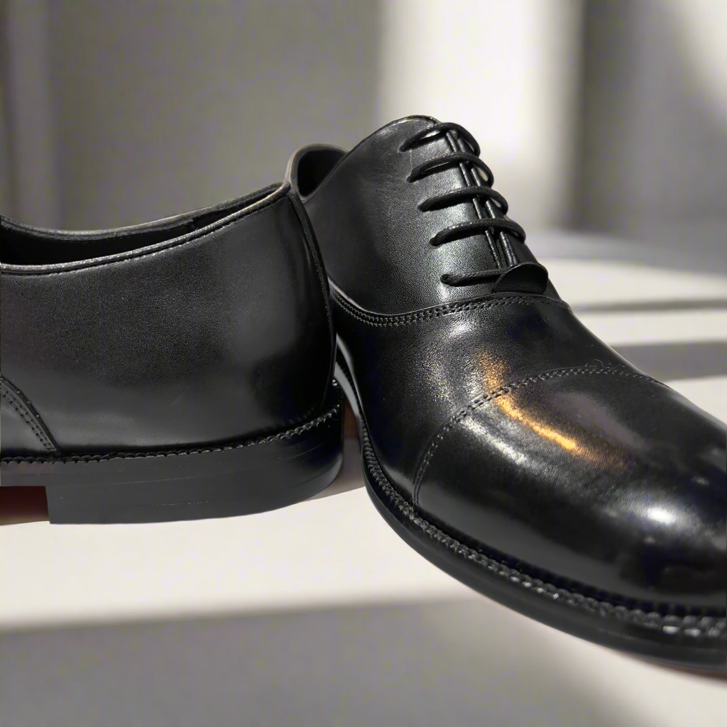 Classic Leather Shoes with Fixed Laces