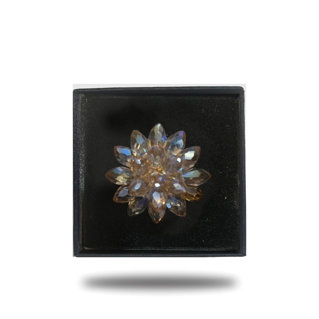 Crystal polyantha lapel pins