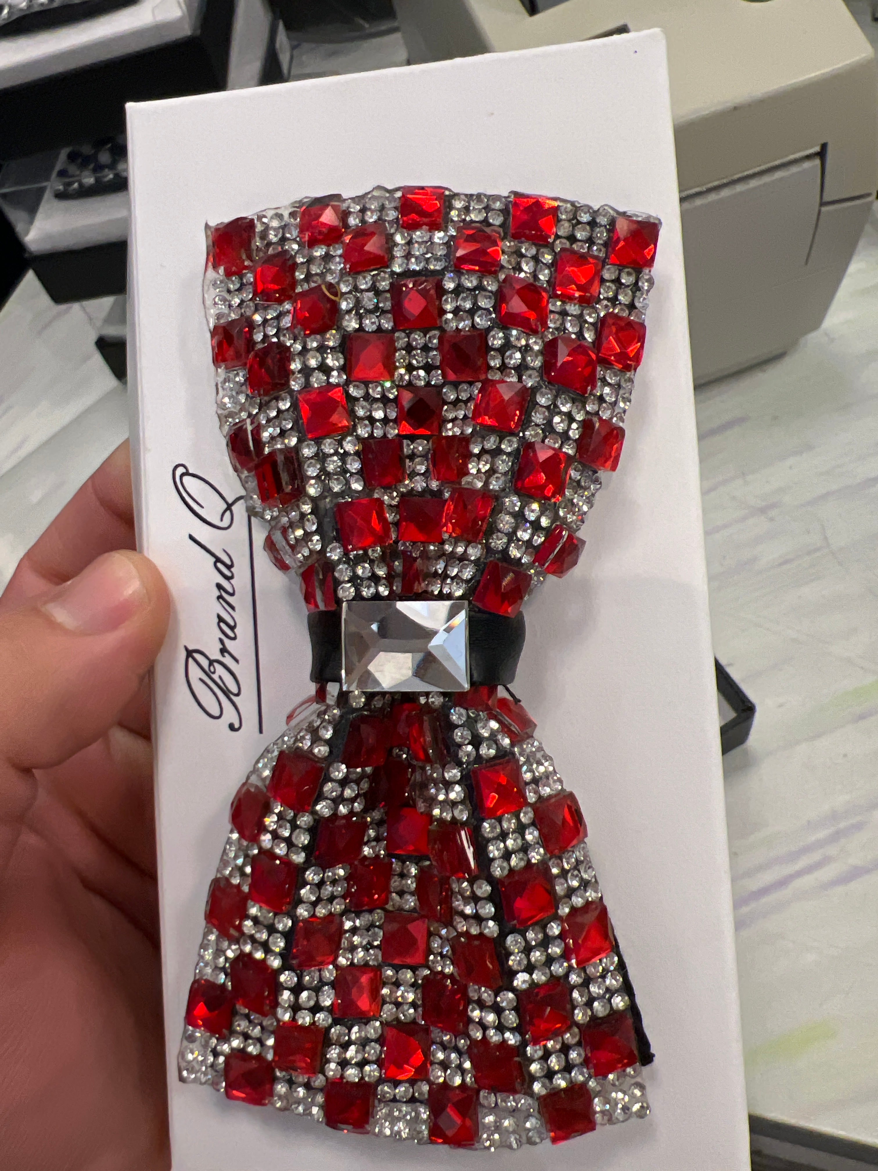 BTG107 GEMS BOWTIE
