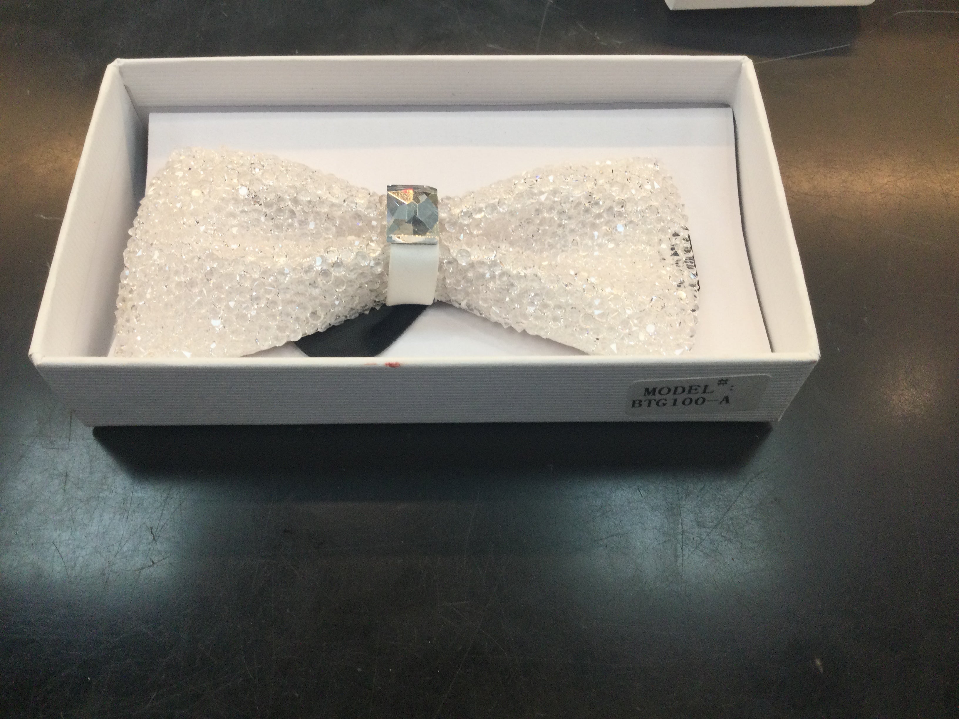 BTG100 SHINY BOWTIE