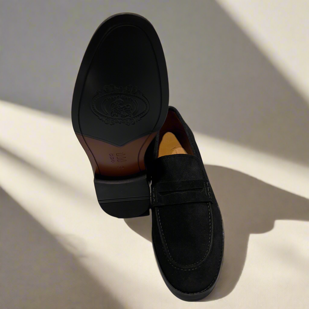Versatile Suede Loafers – Timeless Style in Black, Navy & Brown