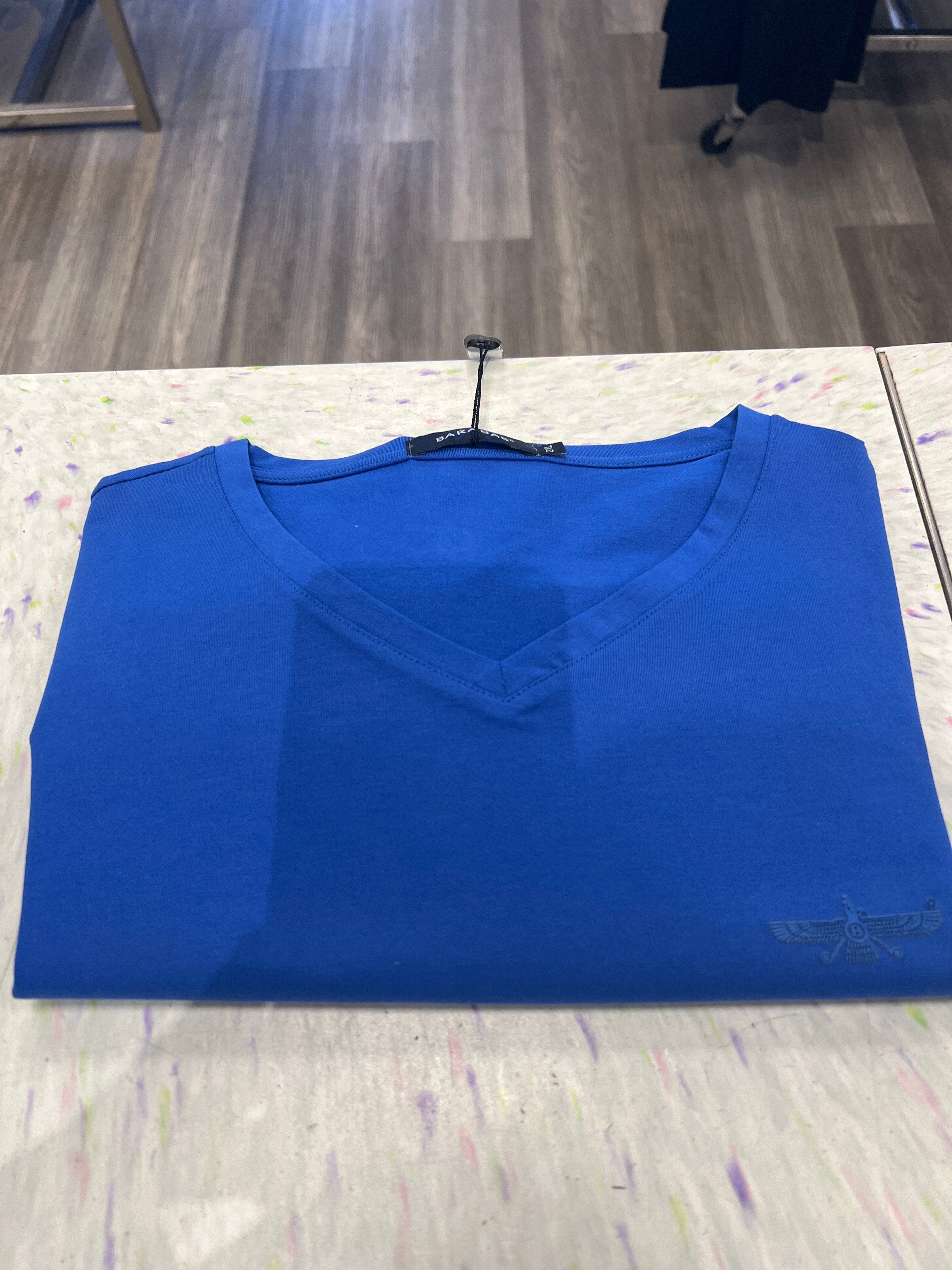 NAVY T-SHIRT V NECK