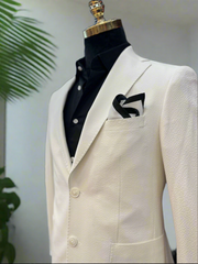 Stylish 2-Piece Seersucker Suit – Lightweight & Timeless