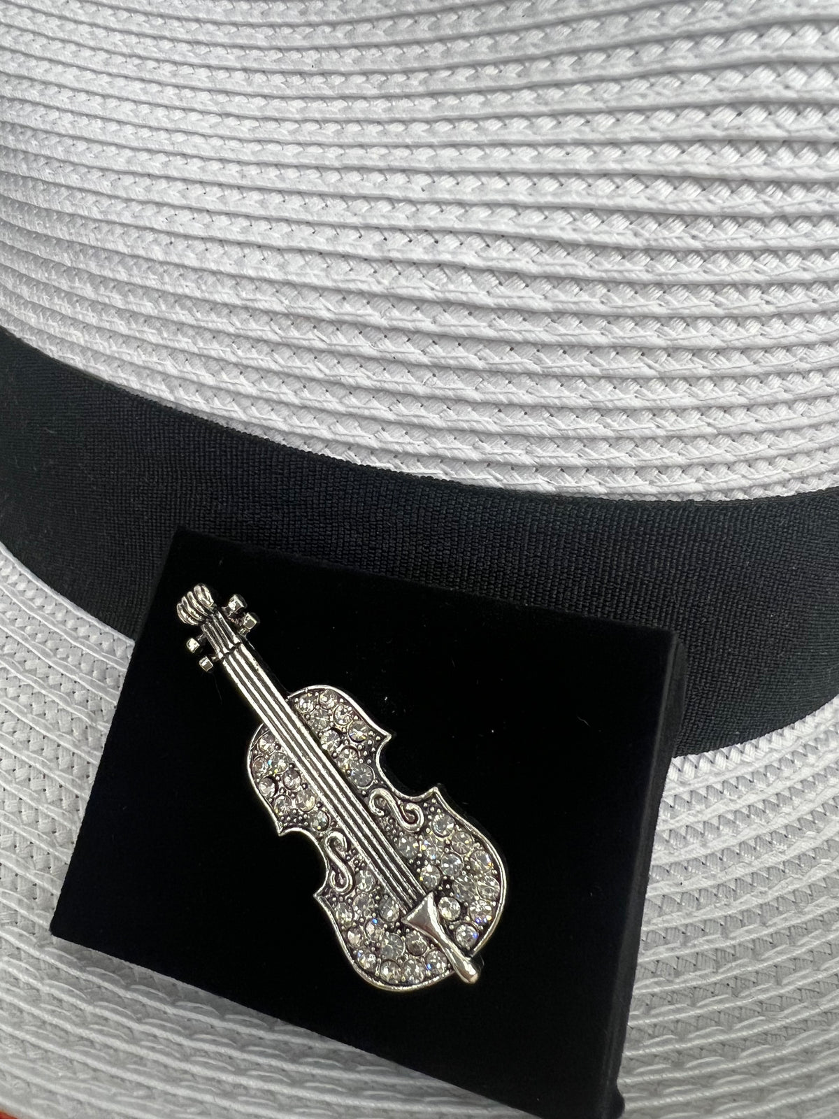 Classic Violin Lapel Pin