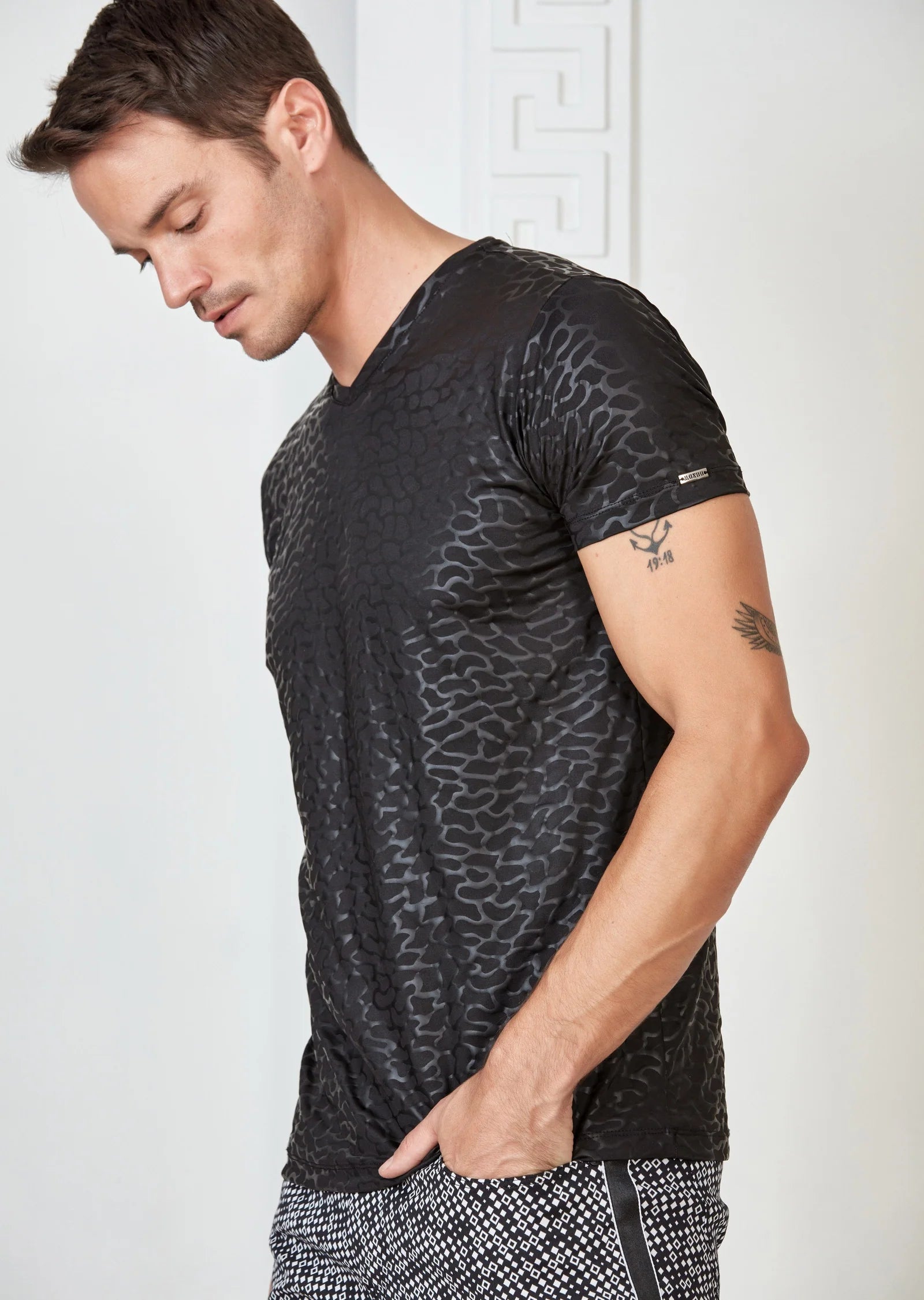 Mondo Black Snake Print Spandex Tee