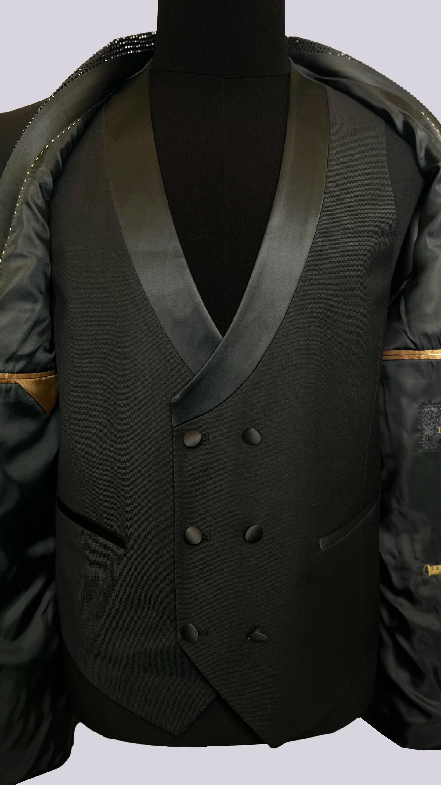 Edgers Alabaster Sophisticate Men's Four-Piece Suit