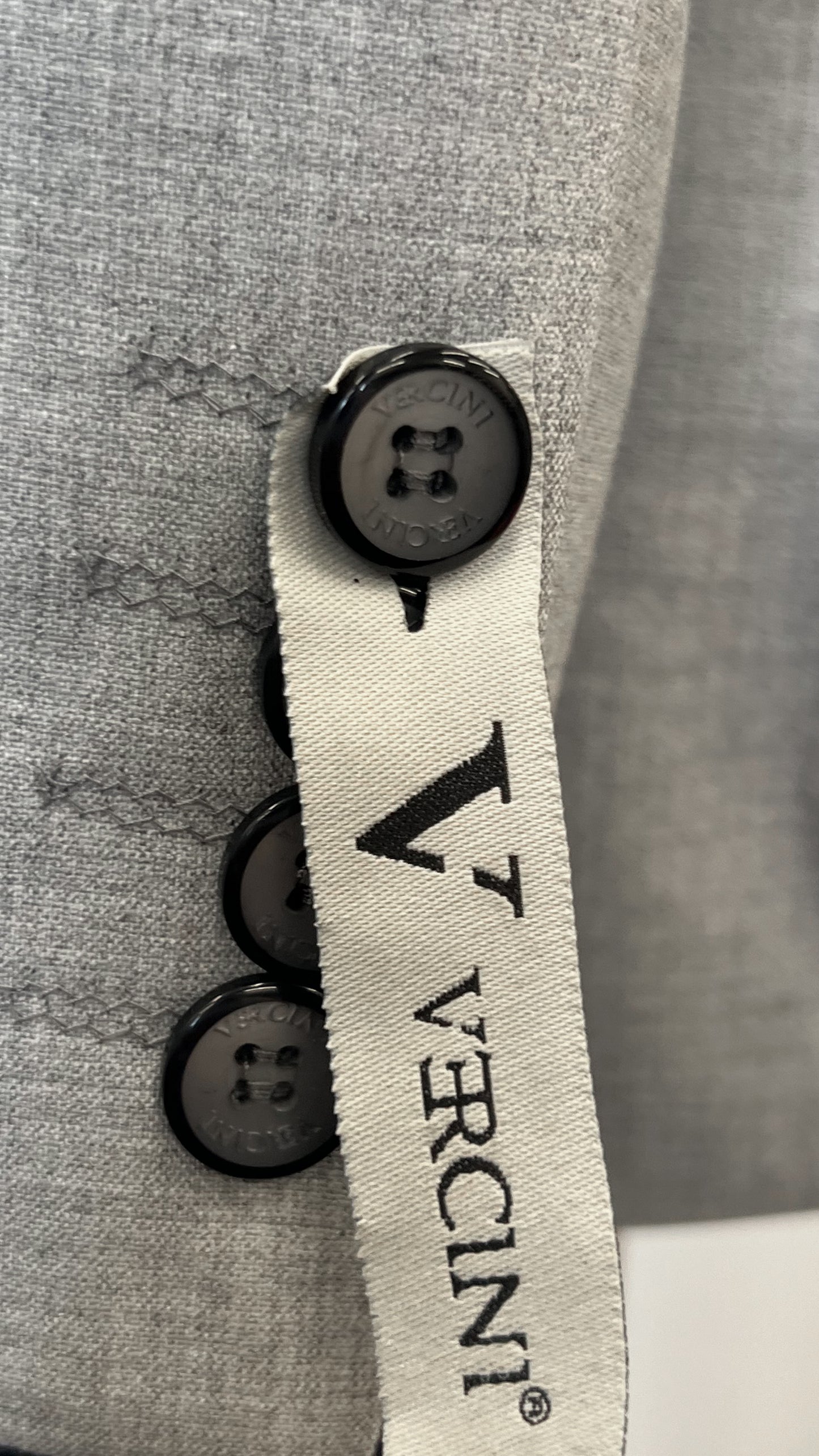 Vercini Men's Luxurious Gray Suit with Paisley Detail