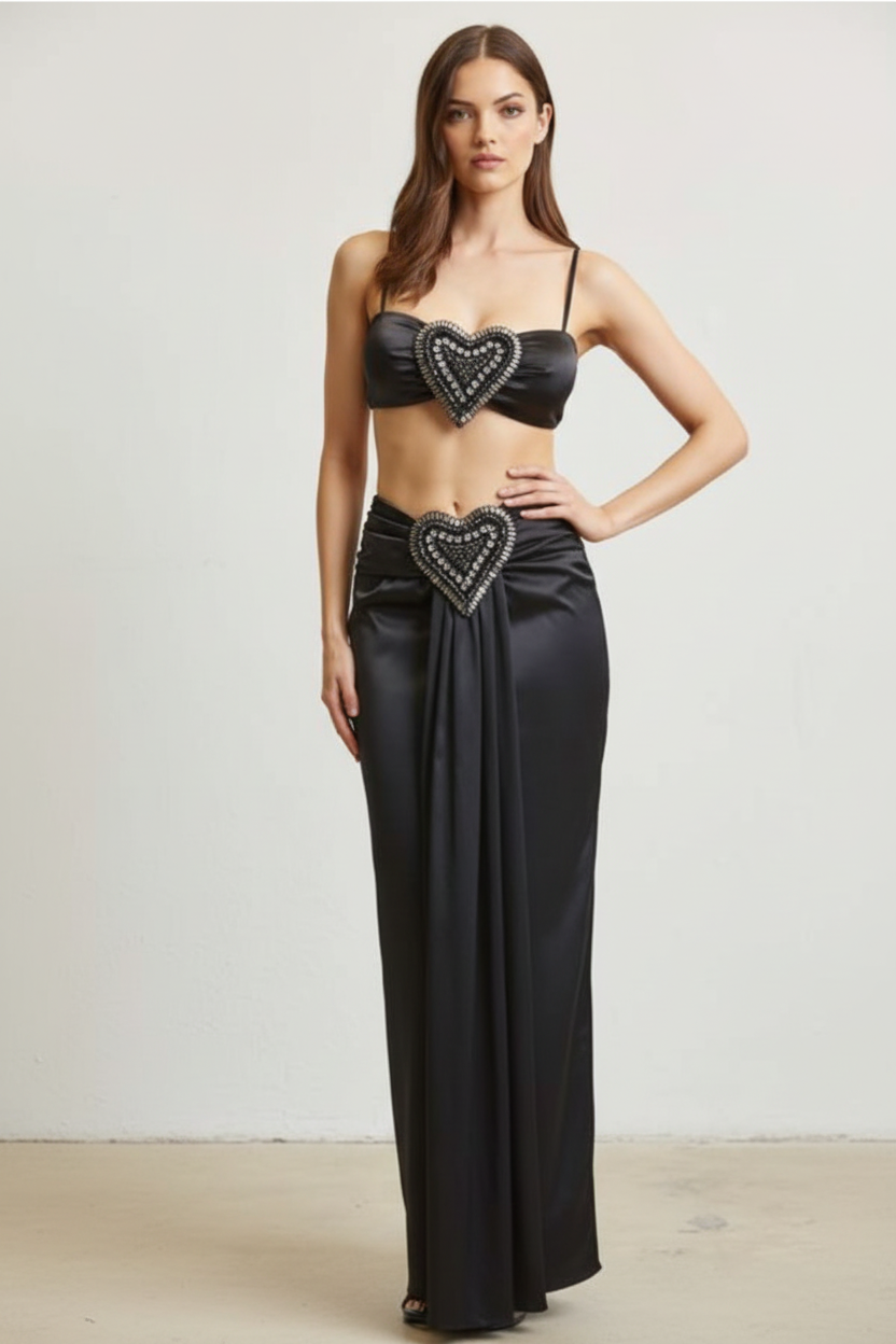 Front pose with hand on hip