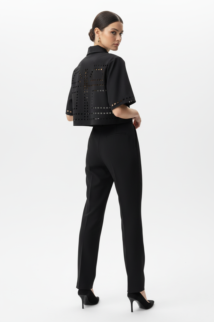 Pose 3 - Over Shoulder