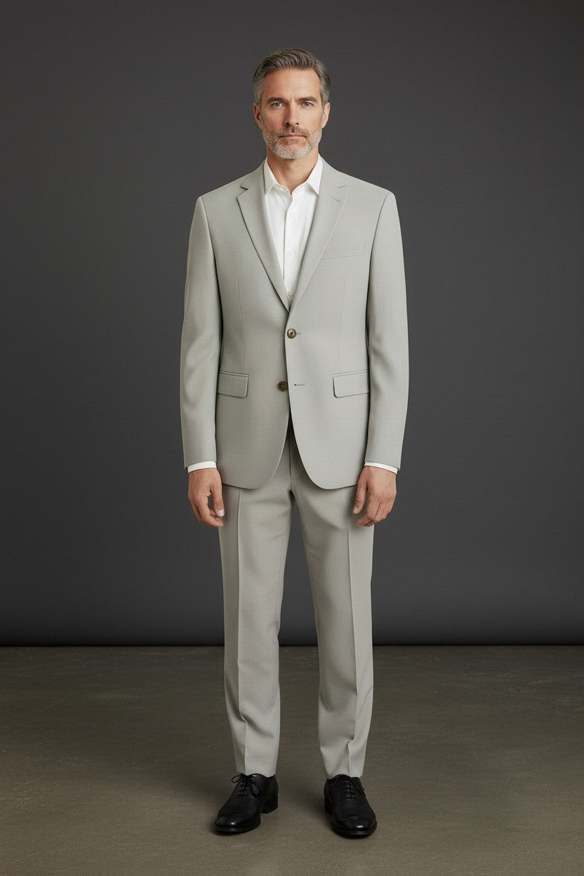 Light gray Vercini men’s suit crefined, modern design